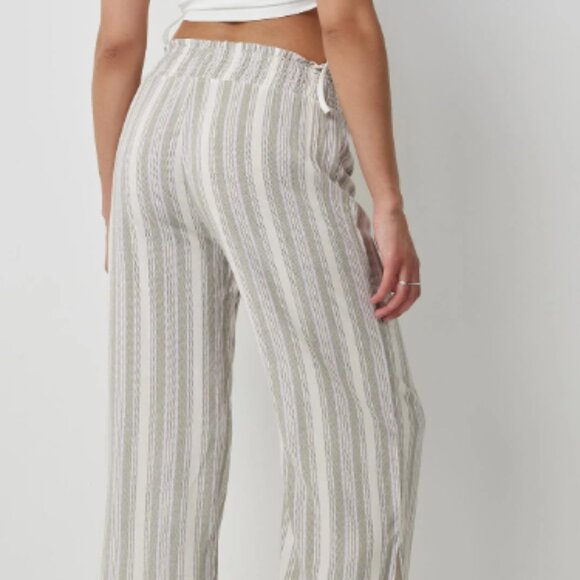 Ardene's Smocked Waist Wide Leg Pants - Picture 4 of 9